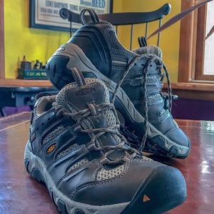 KEEN hiking shoes